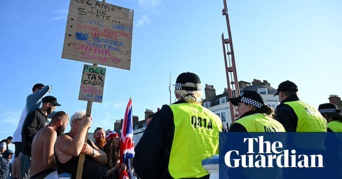 Are Robinson and Farage ‘Russian assets’?