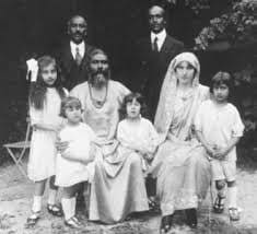 Noor Inayat Khan with family