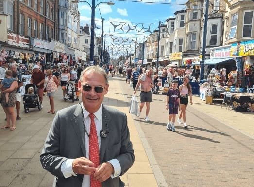 Rupert Lowe campaigns in Great Yarmouth