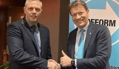 Reform makerfield candidate Robert Kenyon with Richard Tice in 2024